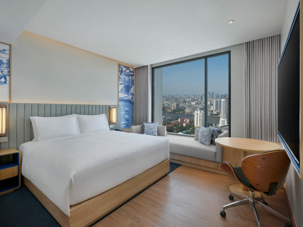 Hilton Garden Inn Bangkok Riverside King Deluxe River View Room